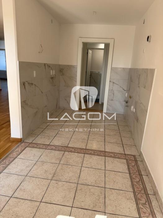 prodaja-lokala-beograd-aIcchc0ffE Četvorosoban stan na prodaju, Voždovačka Crkva, Beograd, 118m², 399.000 €