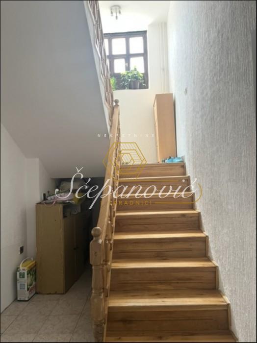 Kuća na prodaju, Kać, Novi Sad, 326m², 260.000 €