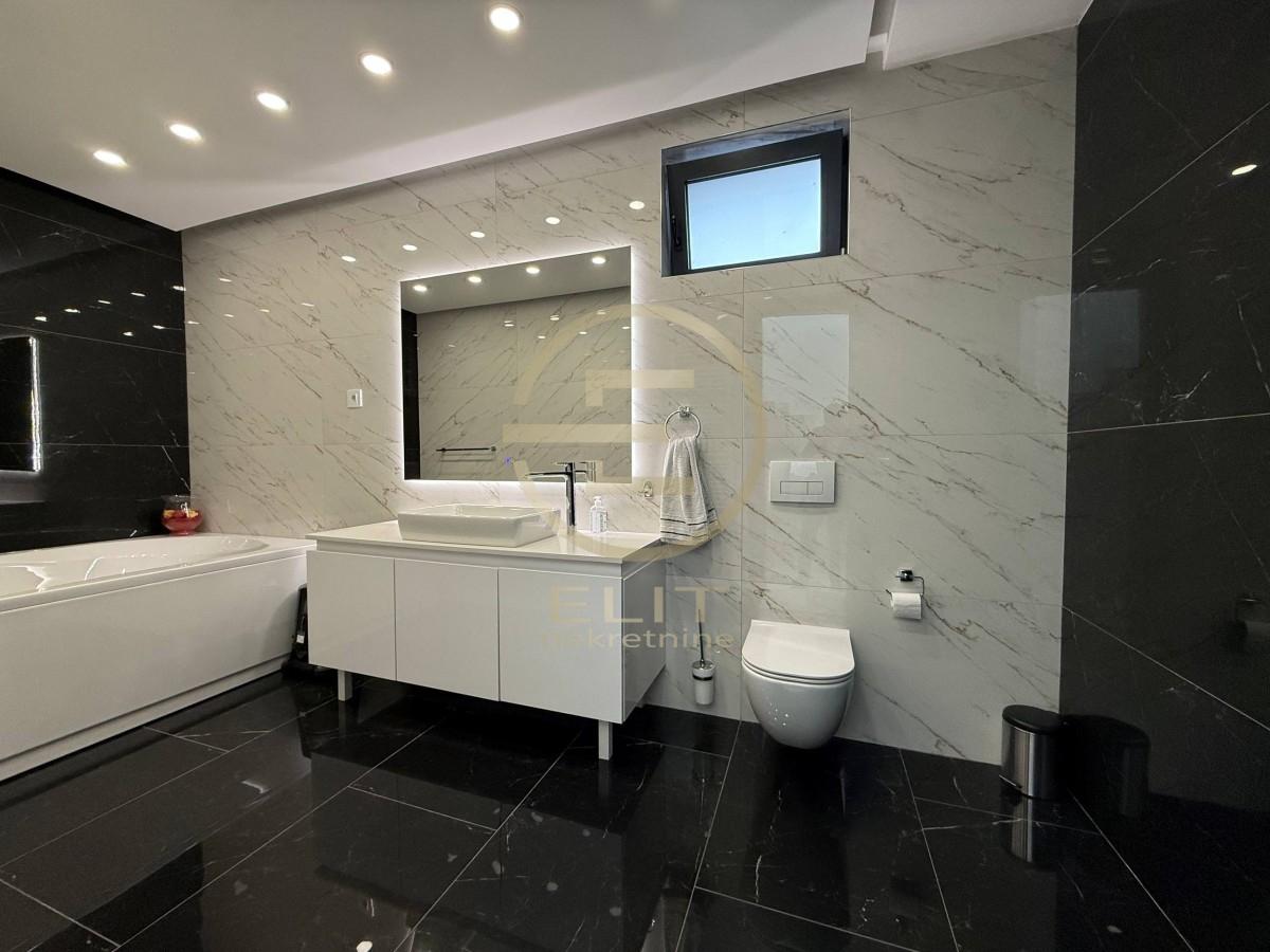 prodaja-lokala-eSL7jokcFc Kuća na prodaju, Sremska Kamenica, Novi Sad, 173m², 545.000 €