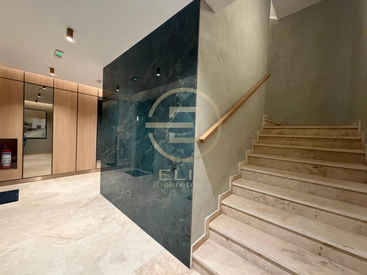 Četvorosoban stan na prodaju, Centar, Novi Sad, 100m², 490.000 €