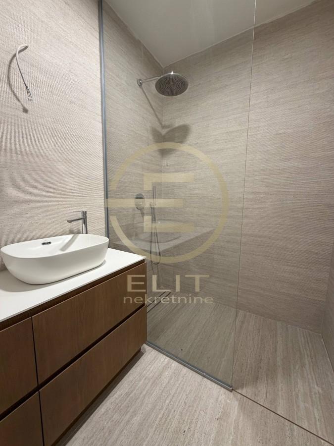 Četvorosoban stan na prodaju, Centar, Novi Sad, 120m², 588.000 €