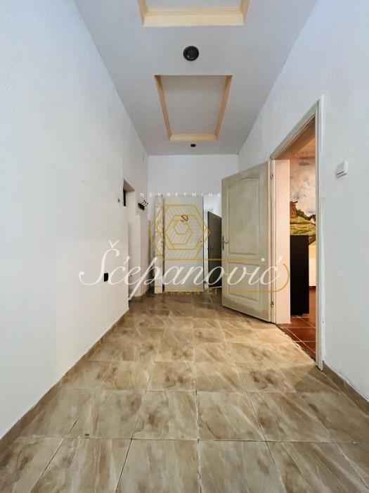 Lokal za izdavanje, Temerin – Centar, Temerin, 202m², 1.000 €/mes