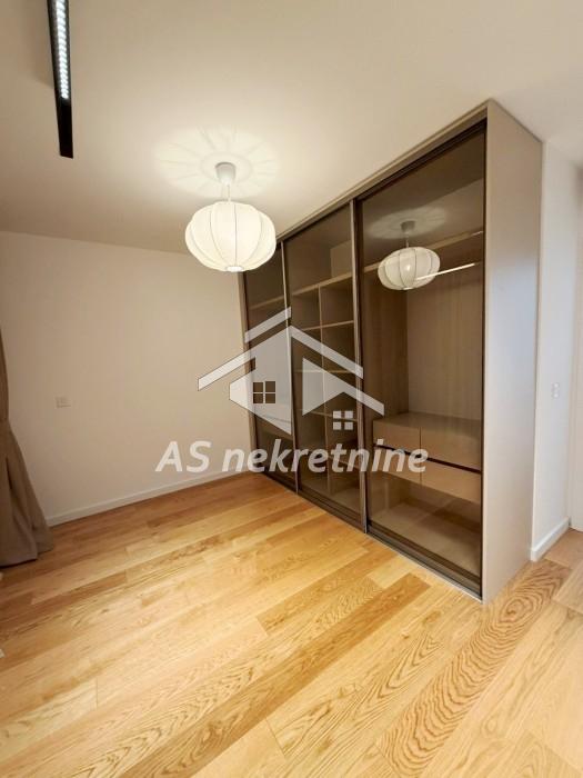 Trosoban stan za izdavanje, Crveni Krst, Beograd, 125m², 2.000 €/mes