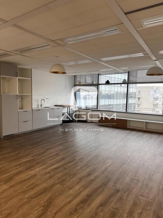 Lokal Izdavanje Beograd Lokal Izdavanje Beograd Blok 67 - Belville 838 m2