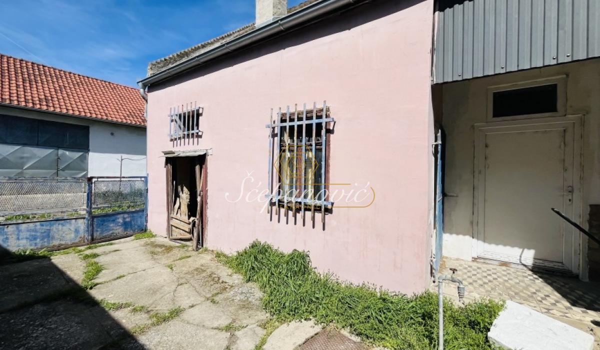 Lokal za izdavanje, Temerin – Centar, Temerin, 202m², 1.000 €/mes