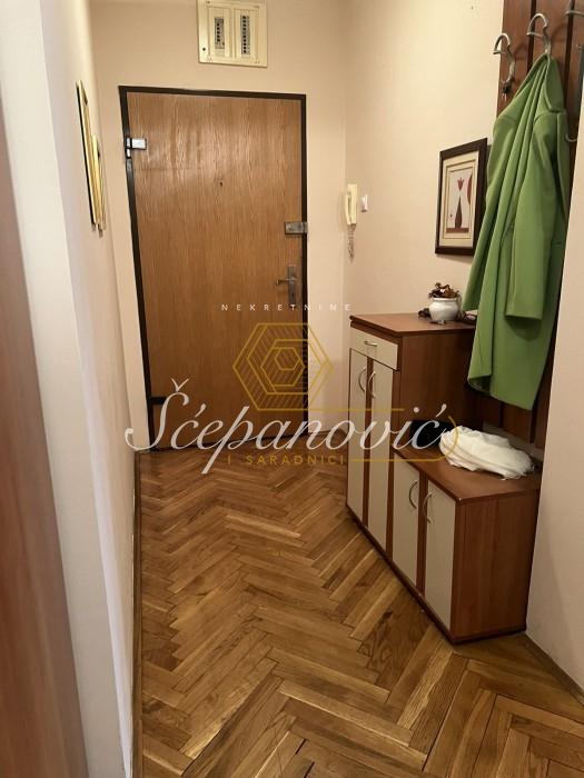 prodaja-nekretnina-beograd-XQy7HUH1Cm Trosoban stan na prodaju, Bulevar Oslobođenja, Novi Sad, 85m², 246.500 €