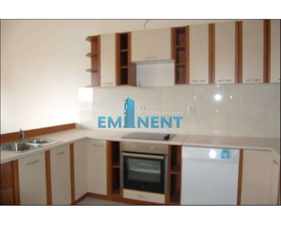 Stan Izdavanje Beograd Dedinje 300 m2