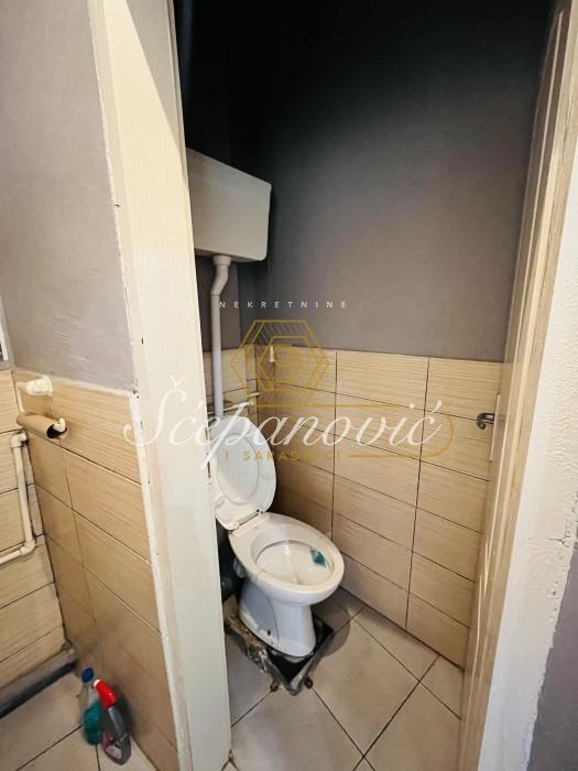 Lokal za izdavanje, Temerin – Centar, Temerin, 202m², 1.000 €/mes