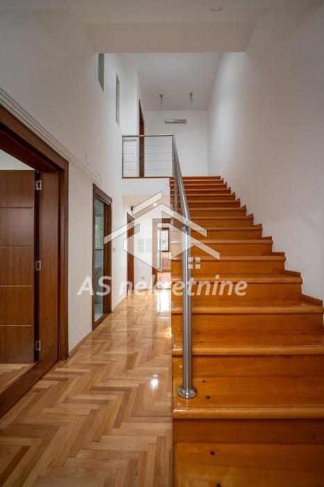 Kuća Prodaja Beograd Mirijevo 252 m2