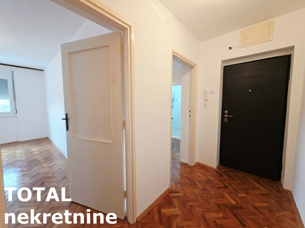 Stan Prodaja Novi Sad Cara Dušana 43 m2