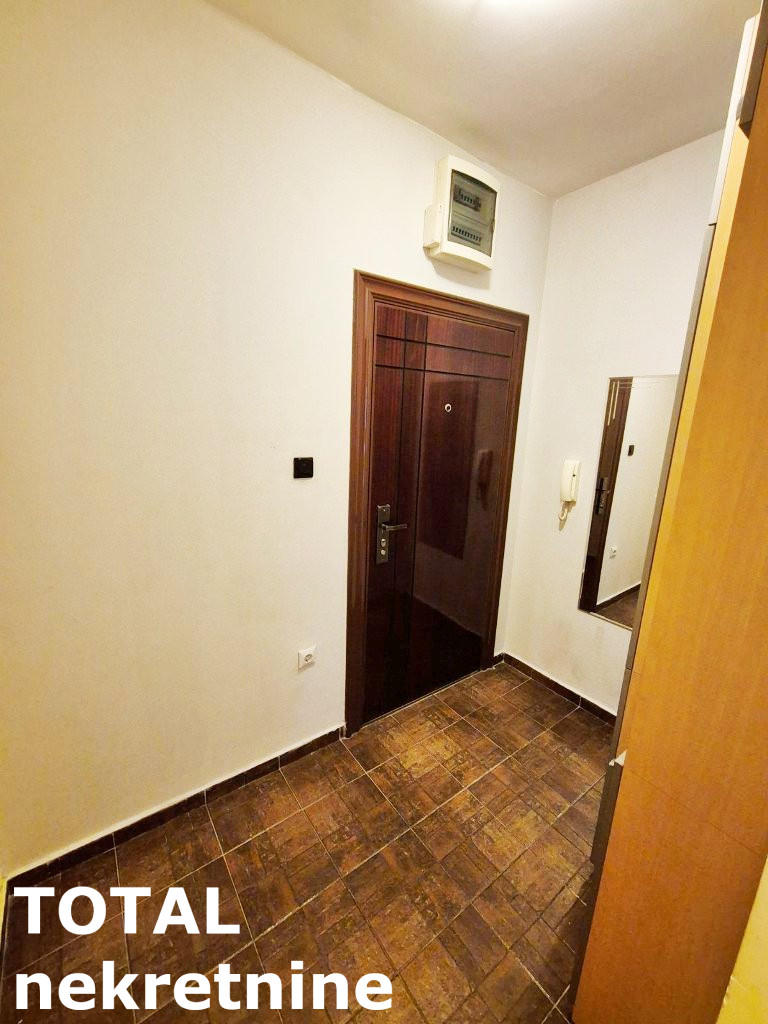stanovi-2-re-centar-1066236-0jqkr Dvosoban stan na prodaju, Centar, Novi Sad, 49m², 2. sprat, 142.000 €
