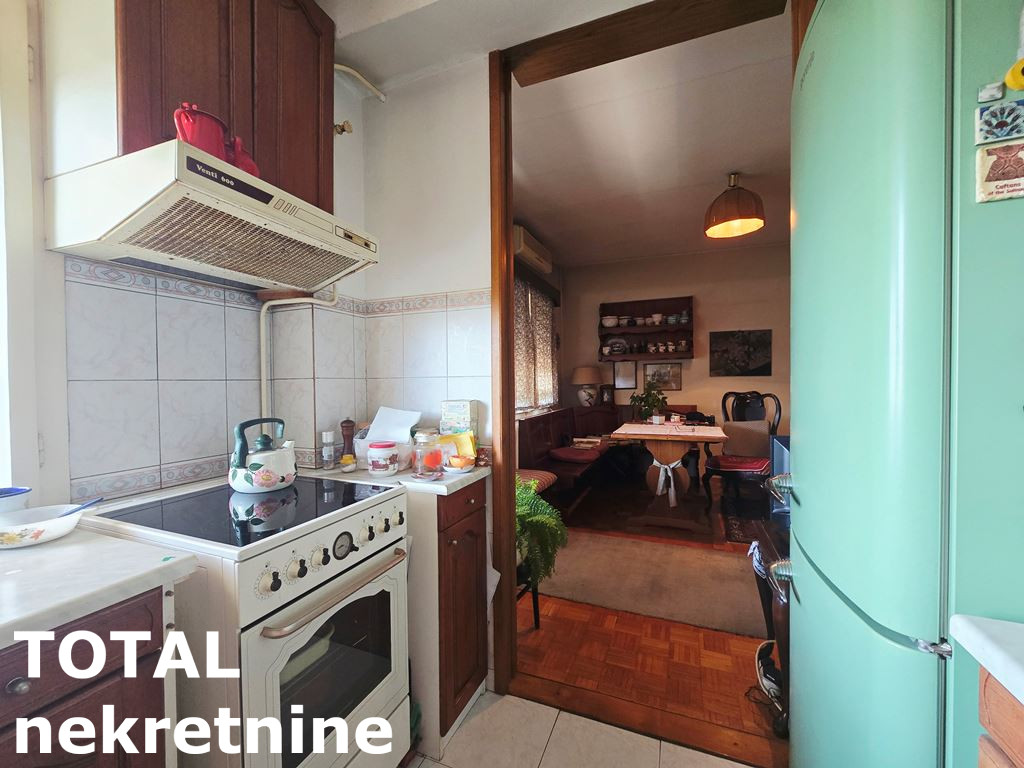 Dvoiposoban stan na prodaju, Centar, Novi Sad, 75m², 4. sprat, 172.500 €