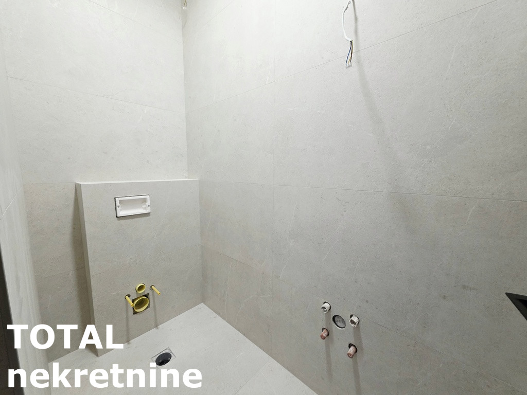 stanovi-4-re-sremska-kamenica-1066258-8k8oz Četvorosoban stan na prodaju, Sremska Kamenica, Novi Sad, 140m², 1. sprat, 357.000 €