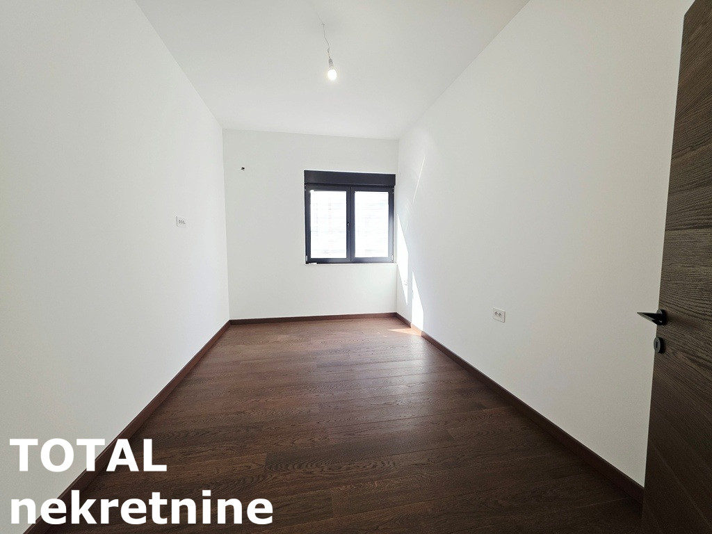 stanovi-4-re-sremska-kamenica-1066258-rizyt Četvorosoban stan na prodaju, Sremska Kamenica, Novi Sad, 140m², 1. sprat, 357.000 €