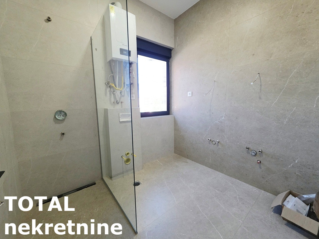 Petosoban stan na prodaju, Sremska Kamenica, Novi Sad, 154m², Prizemlje, 346.500 €
