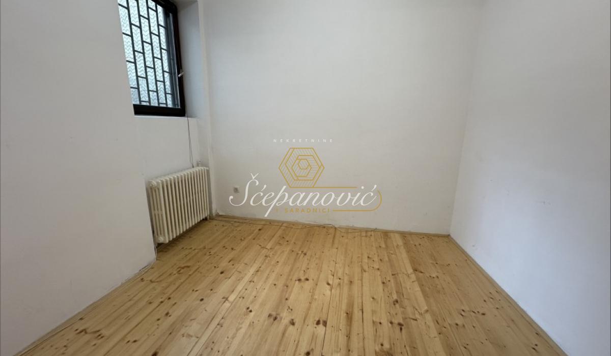 Kuća za izdavanje, Centar, Novi Sad, 281m², 2.000 €/mes