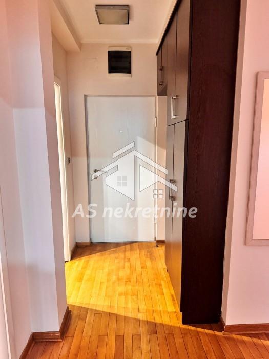 Trosoban stan za izdavanje, Lekino Brdo, Beograd, 67m², 800 €/mes