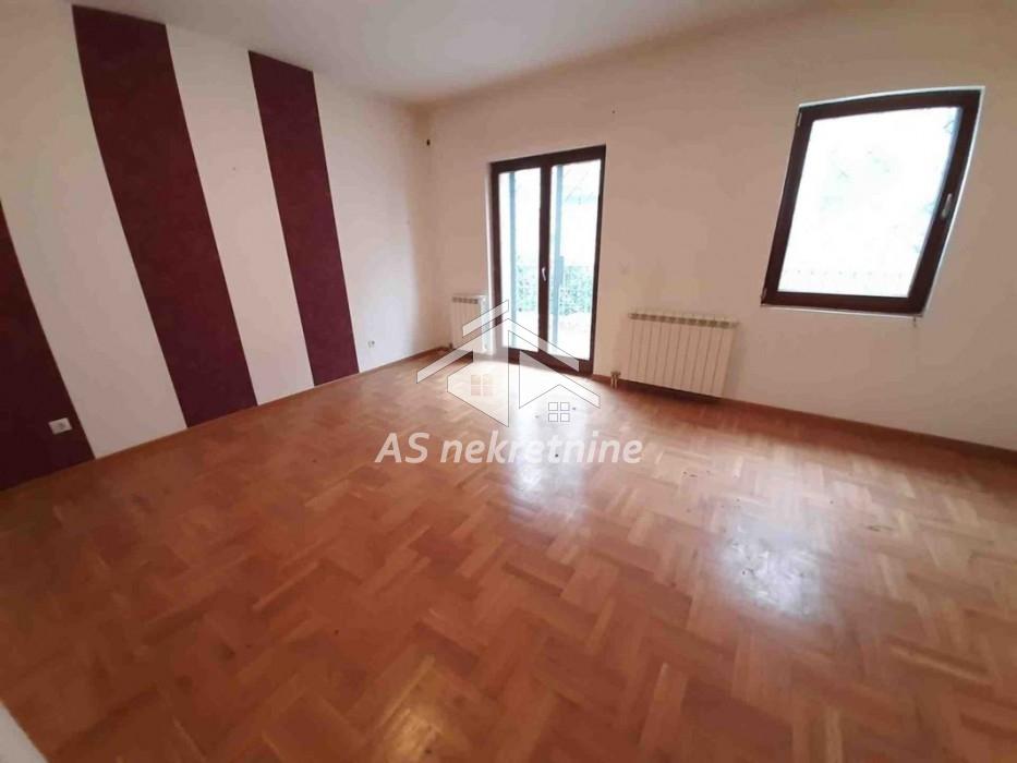 Kuća Izdavanje Beograd Dedinje 220 m2