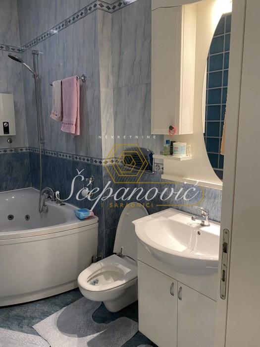 stanovi-prodaja-8KWU6ARnPK Četvorosoban stan na prodaju, Centar, Novi Sad, 132m², 390.000 €