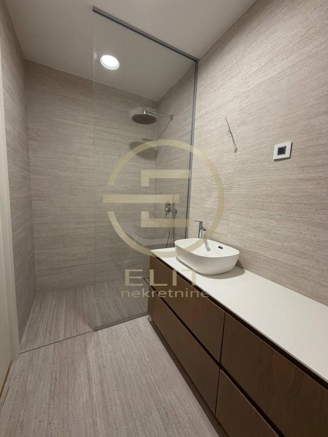 Četvorosoban stan na prodaju, Centar, Novi Sad, 120m², 588.000 €