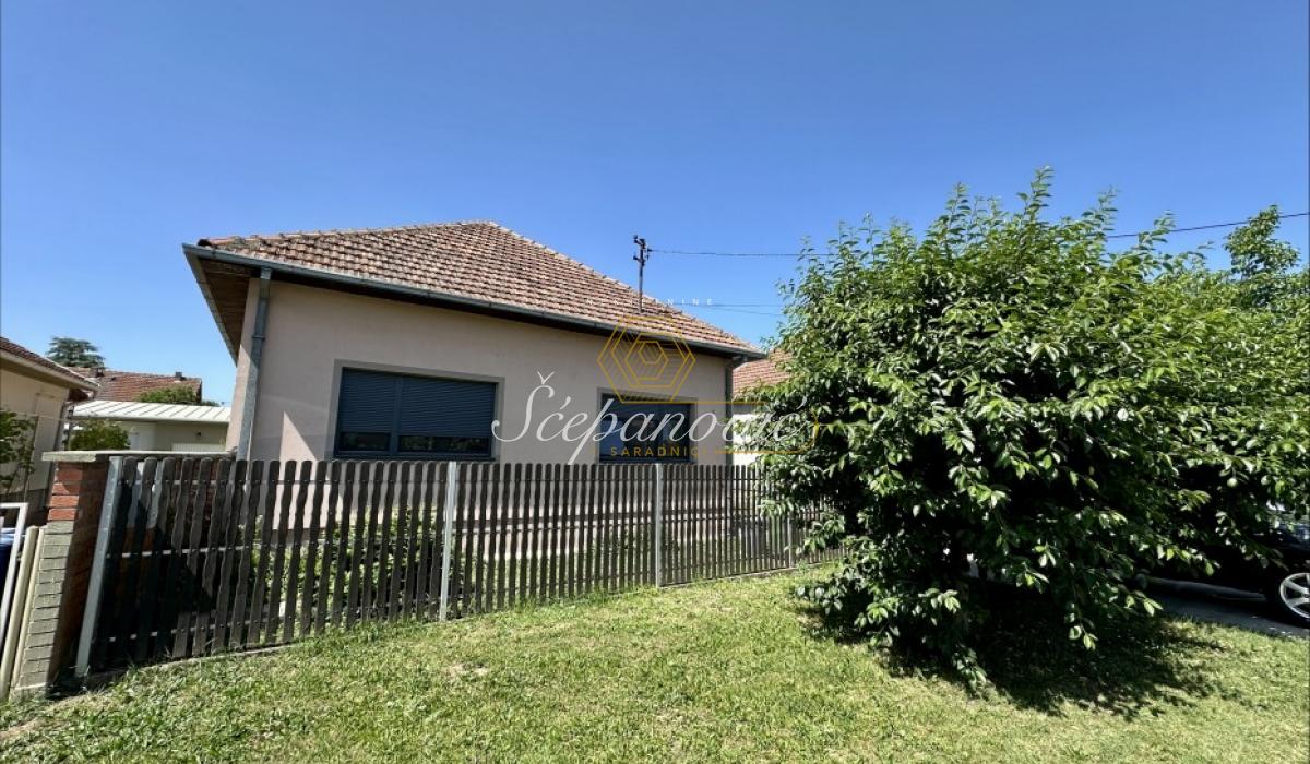 Kuća Prodaja Sremska Mitrovica  135 m2