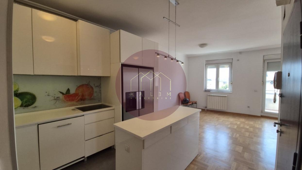 Stan Izdavanje Beograd Lekino Brdo 108 m2