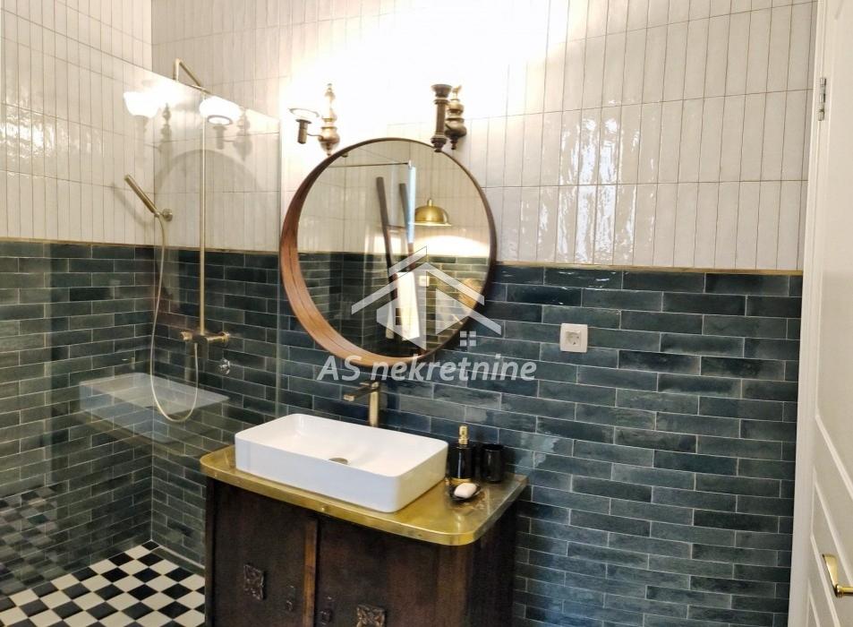 Četvorosoban stan za izdavanje, Kalenić Pijaca, Beograd, 140m², 2.000 €/mes