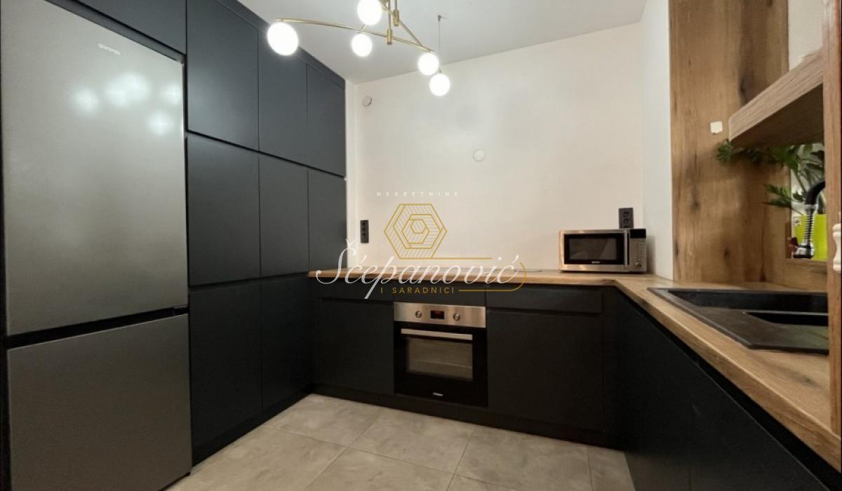 Stan Prodaja Novi Sad  96 m2