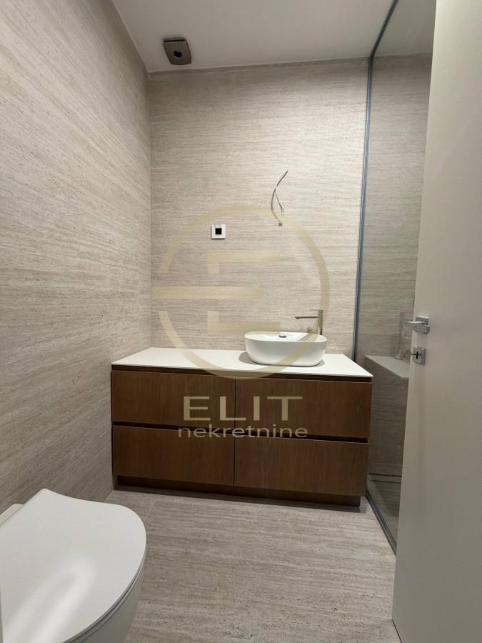 Četvorosoban stan na prodaju, Centar, Novi Sad, 120m², 588.000 €