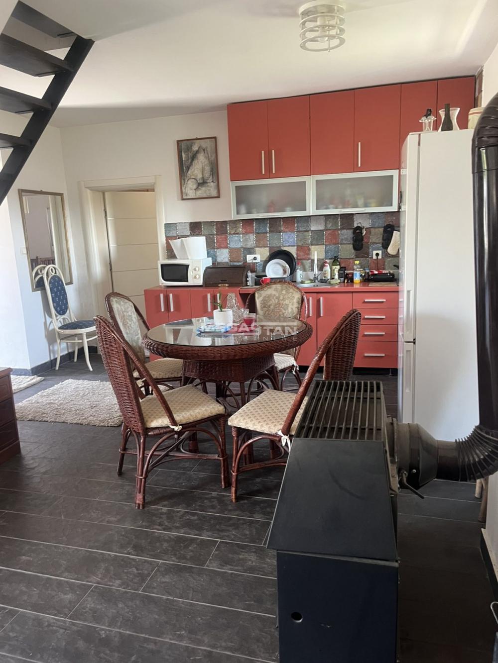 Kuća Prodaja Beograd  202 m2