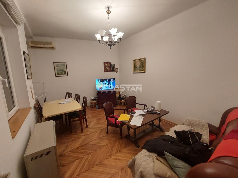 Stan Izdavanje Beograd Kalenić Pijaca 35 m2