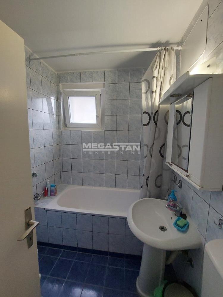 Trosoban stan za izdavanje, Banjica, Beograd, 77m², 650 €/mes