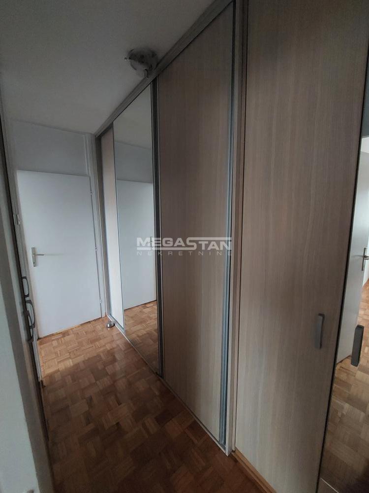 Trosoban stan za izdavanje, Banjica, Beograd, 77m², 650 €/mes