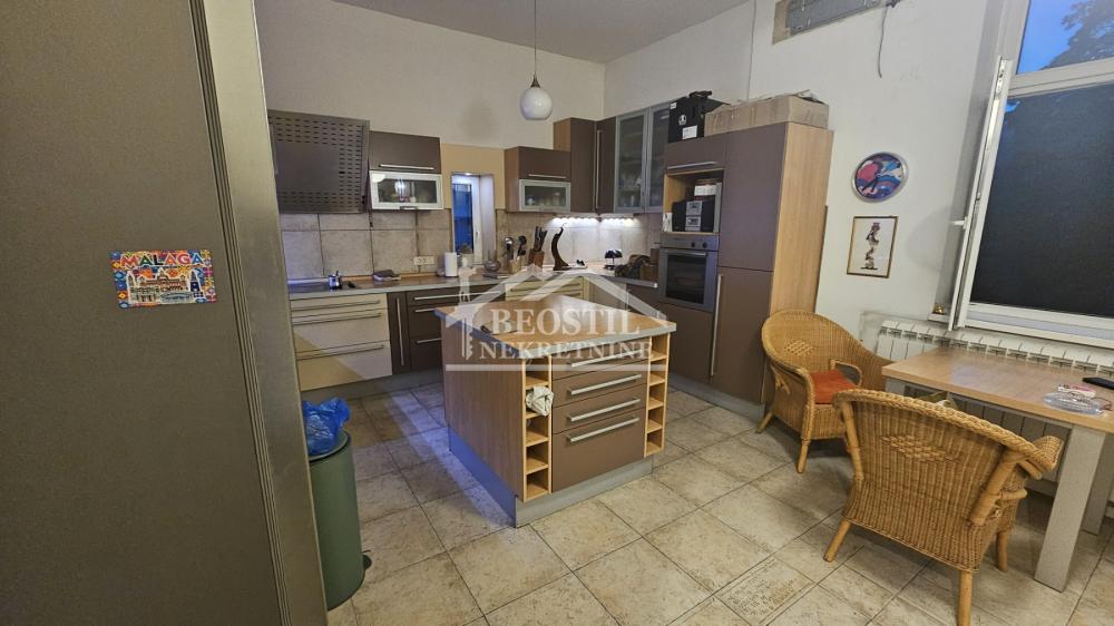 Stan Prodaja Beograd Slavija 190 m2