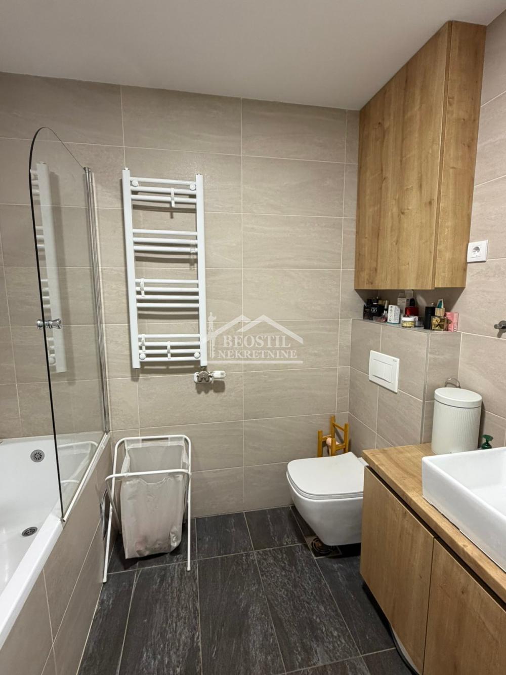 Dvoiposoban stan za izdavanje, Cvetkova Pijaca, Beograd, 62m², 950 €/mes