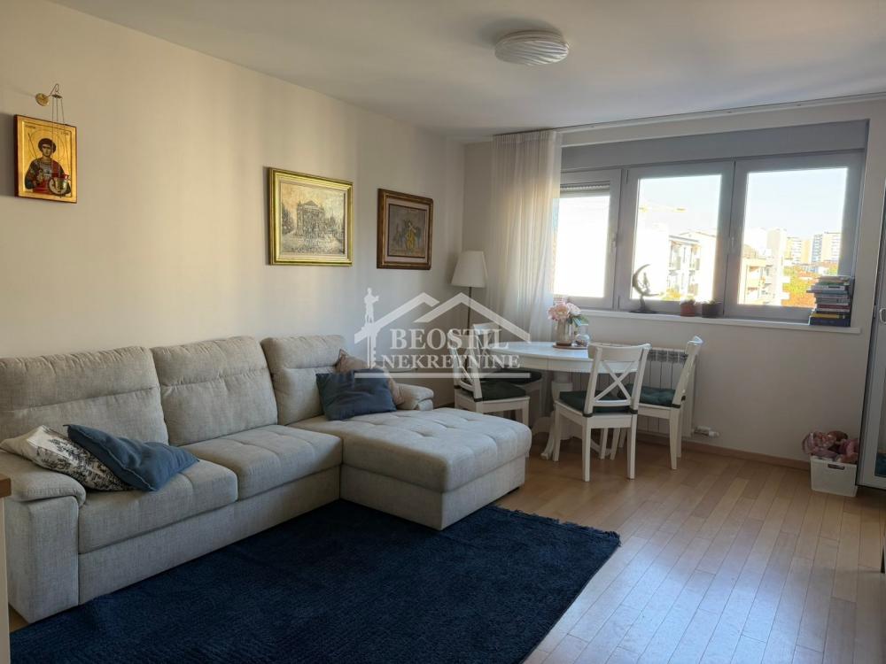 Stan Izdavanje Beograd Cvetkova Pijaca 62 m2