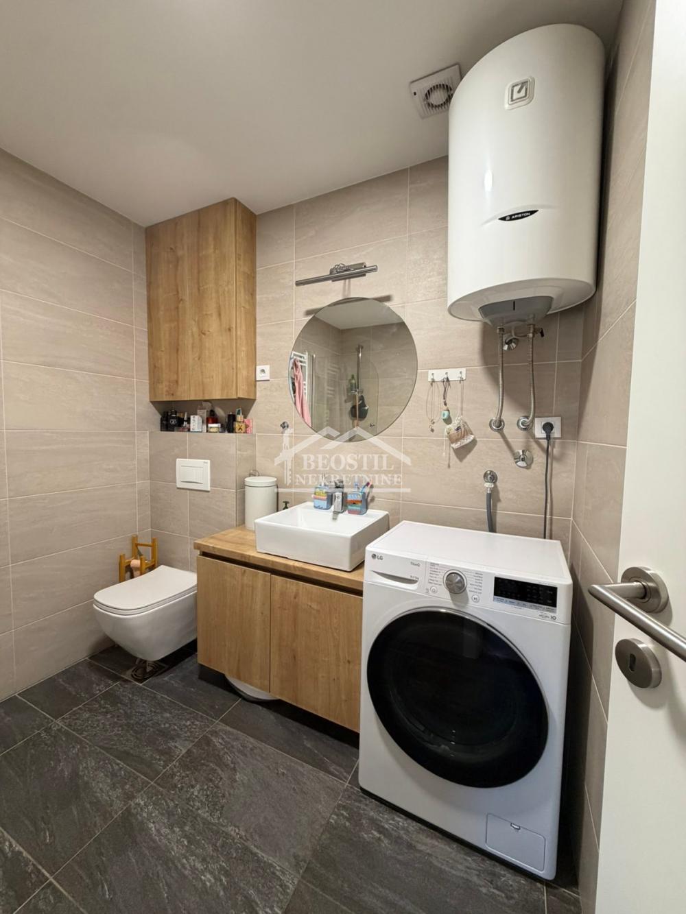 Dvoiposoban stan za izdavanje, Cvetkova Pijaca, Beograd, 62m², 950 €/mes