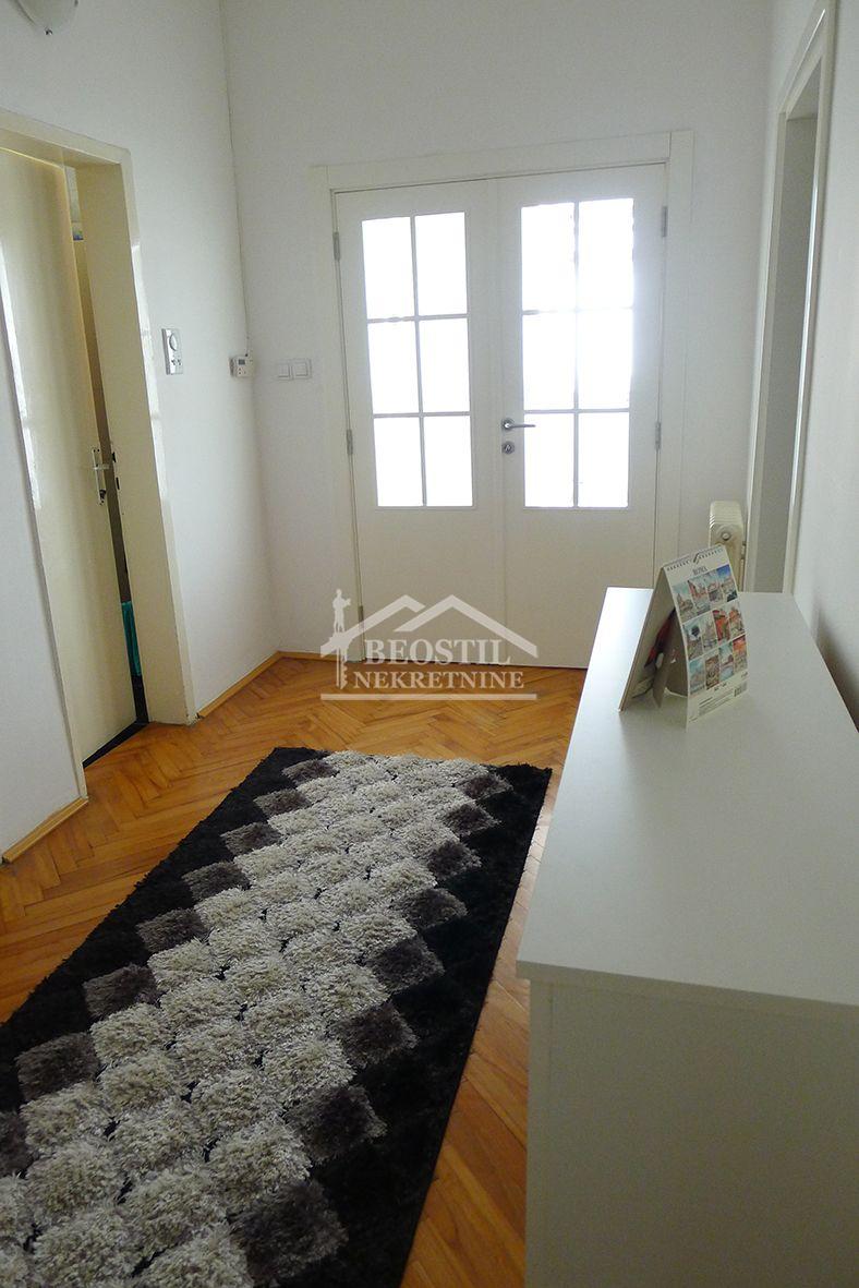 Kuća Prodaja Beograd Kuća Prodaja Beograd Batajnica 240 m2