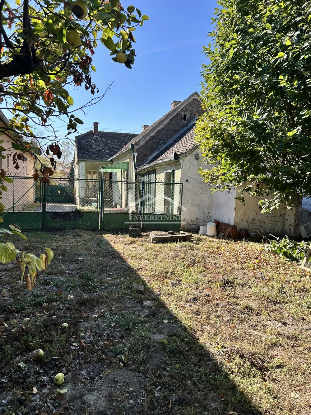 Kuća na prodaju, Centar, Stara Pazova, 214m², 195.000 €