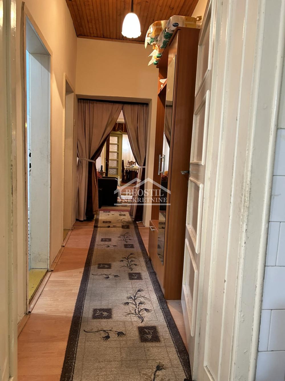 Kuća Prodaja Stara Pazova  214 m2