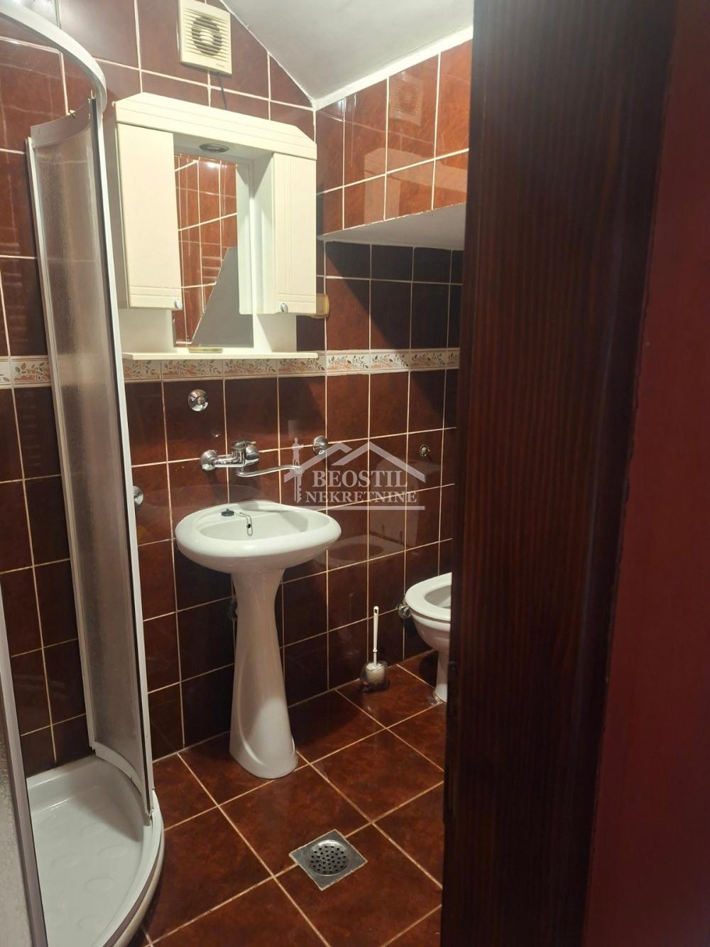 132025987_3_20261014163238 Kuća za izdavanje, Ledine, Beograd, 233m², 1.950 €/mes
