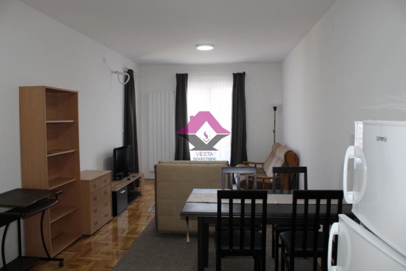 Dvosoban stan za izdavanje, Krnjača, Beograd, 48m², 400 €/mes
