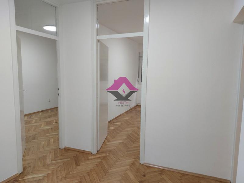 Stan Izdavanje Beograd Poštanska Štedionica 68 m2