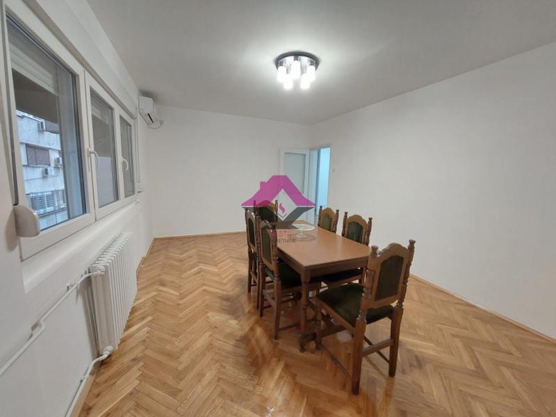 Stan Izdavanje Beograd Poštanska Štedionica 68 m2
