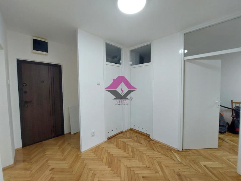 Trosoban stan za izdavanje, Poštanska Štedionica, Beograd, 68m², 1.000 €/mes
