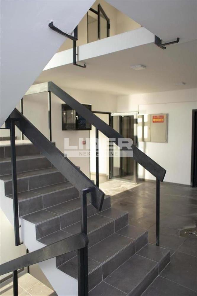 148120276_17_20251124122642 Lokal za izdavanje, Karaburma, Beograd, 1450m², 13.000 €/mes