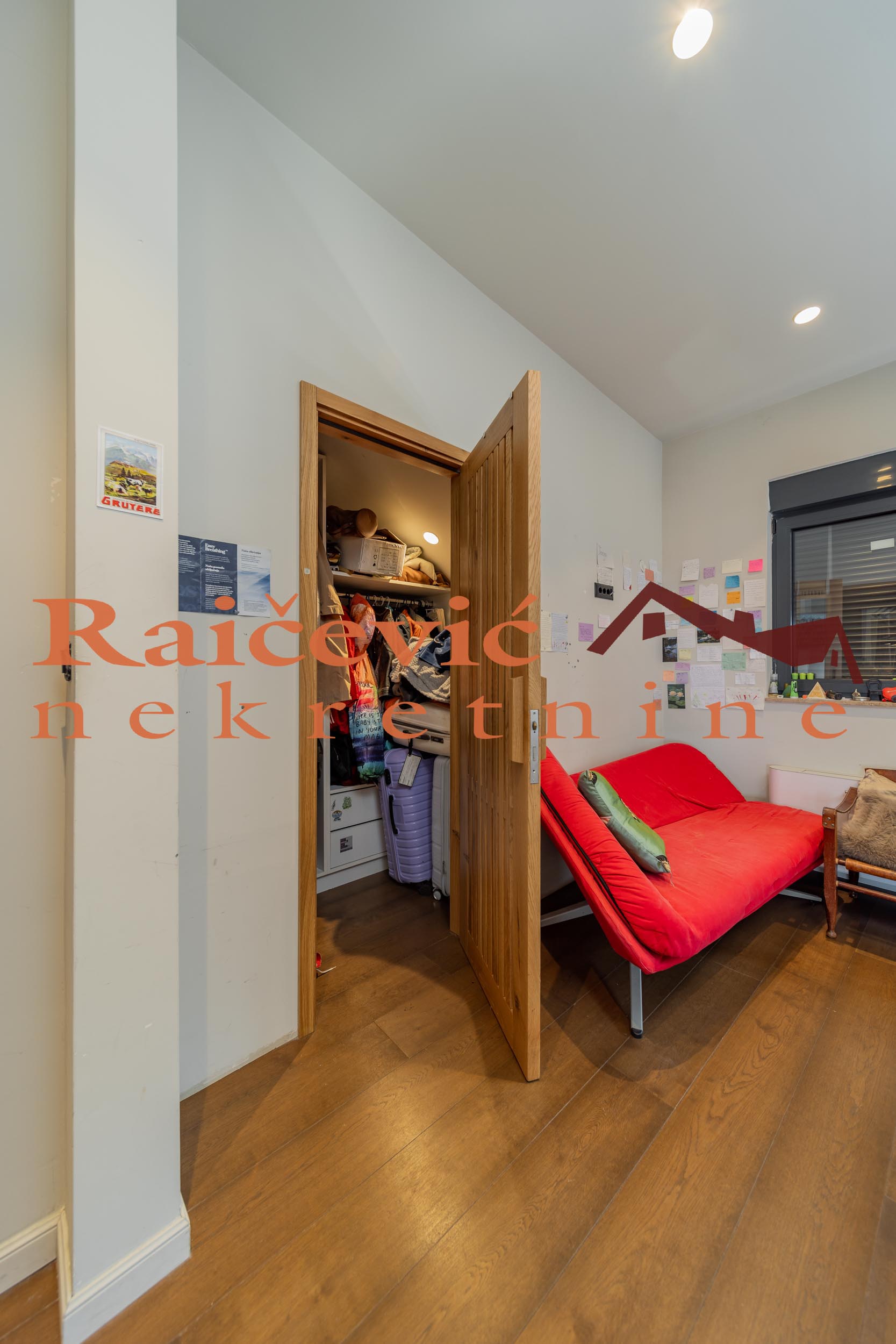 Trosoban stan na prodaju, Kalenić, Beograd, 112m², 460.000 €