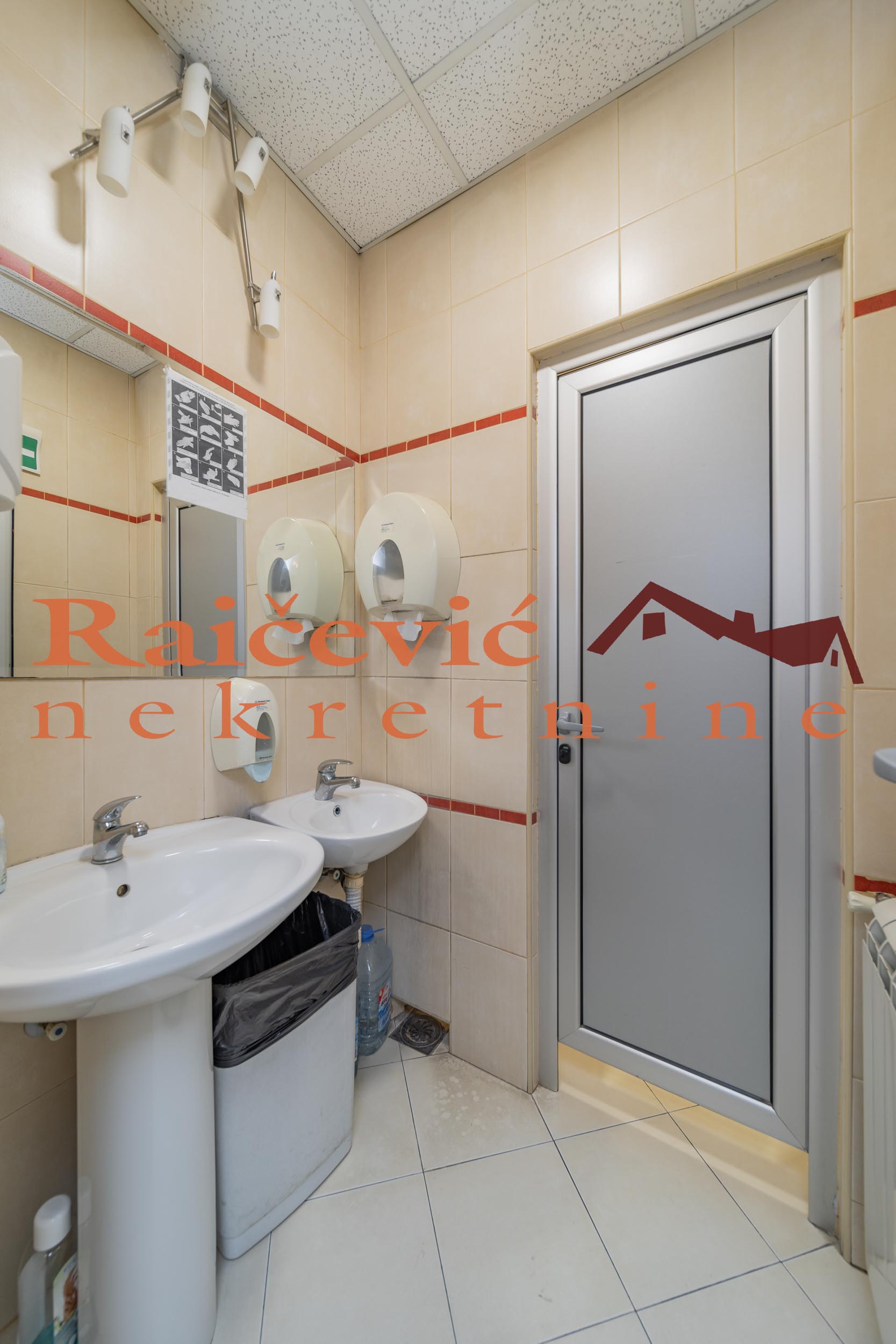 153458 Lokal za izdavanje, Gornji Grad, Beograd, 216m², 2.376 €/mes