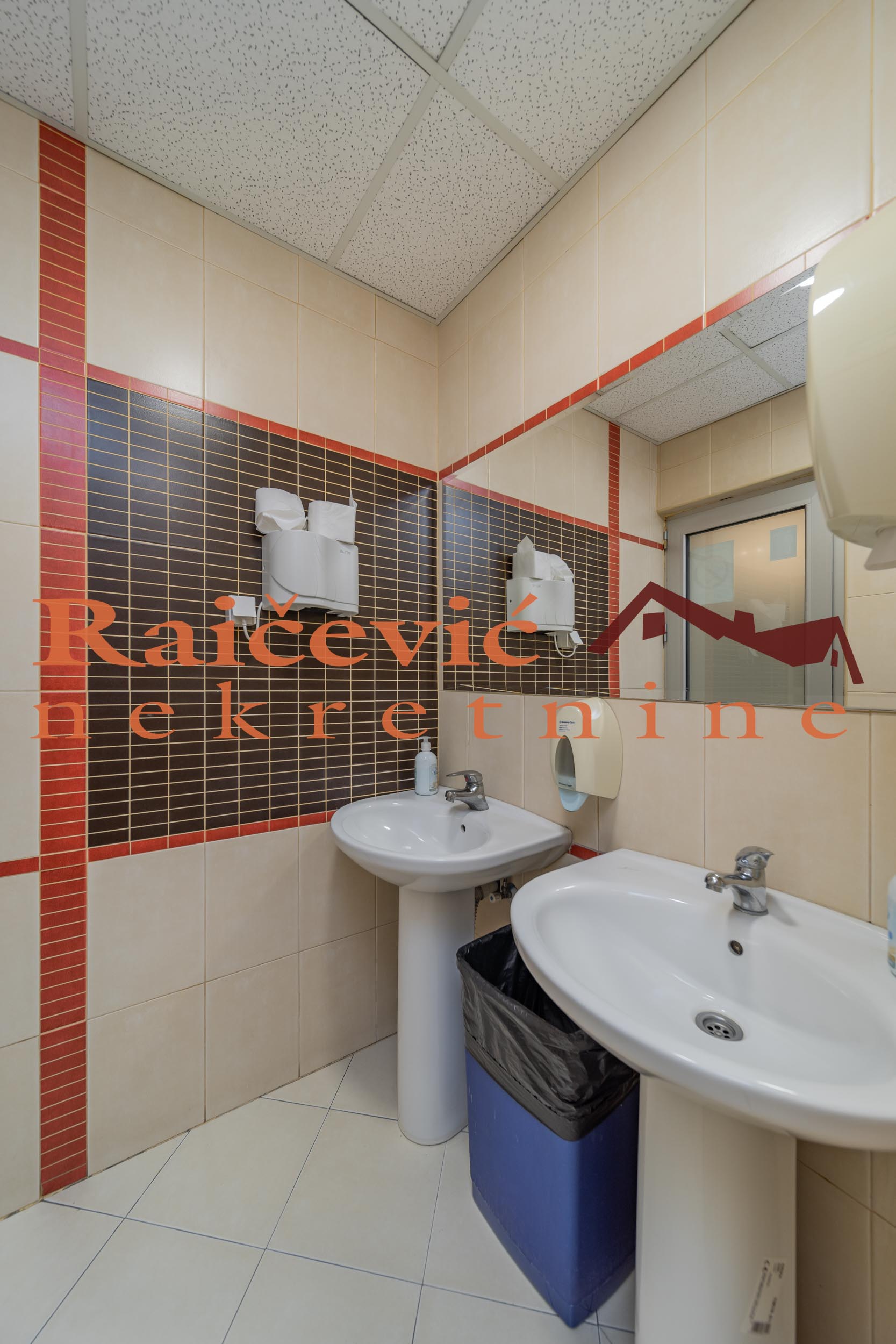 153460 Lokal za izdavanje, Gornji Grad, Beograd, 216m², 2.376 €/mes
