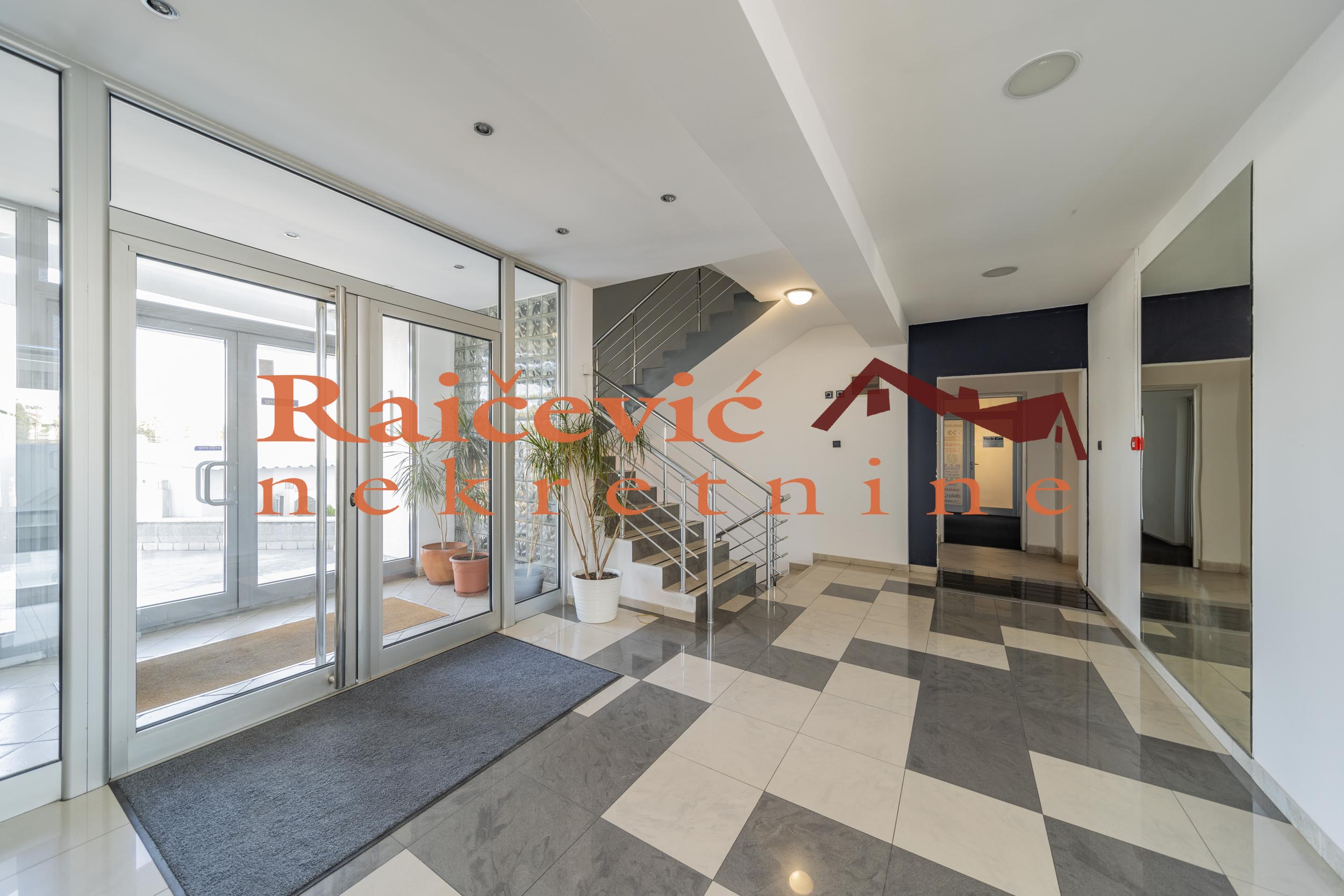153461 Lokal za izdavanje, Gornji Grad, Beograd, 216m², 2.376 €/mes